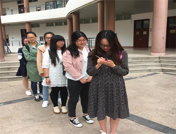 新闻学院举行读书节活动