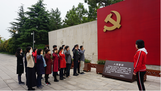 新闻学院教工党支部开展“传承红船精神,不忘使命初心”主题党日活动