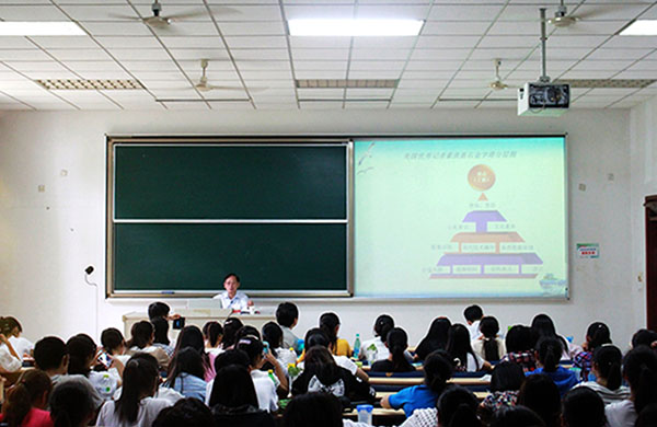 新闻学院举办“新闻发现力研究”专题讲座